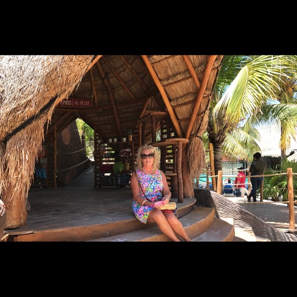 Meet your Posher, Anna - Picture 1 of 1